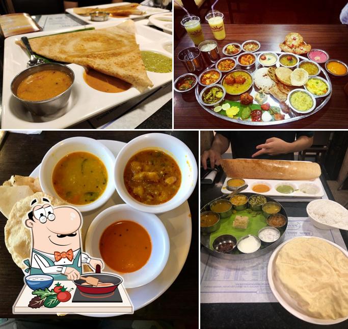 Chicken curry at Hotel Saravana Bhavan