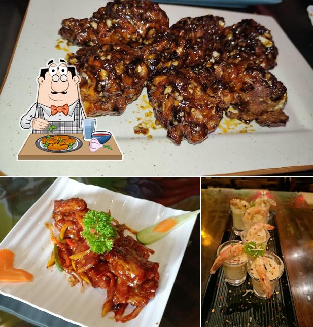 Chicken wings at Bhukkad Monkey