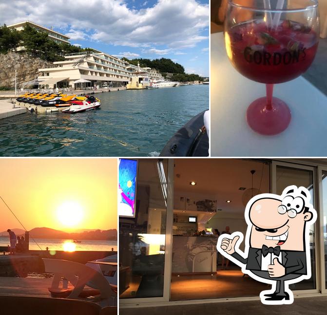 Guarda questa immagine di Zoots Cafe Bar
