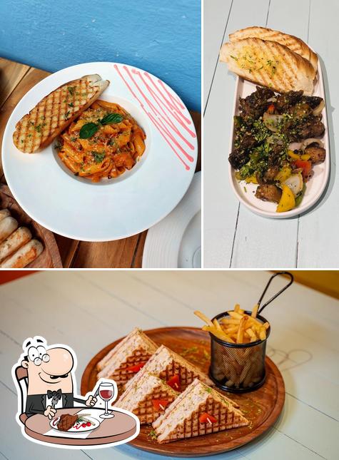 Try out meat dishes at Bunzara Cafe