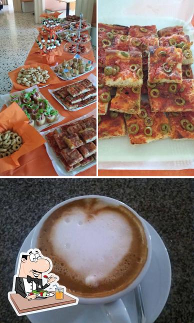 La foto di cibo e bevanda da monna lisa cafe