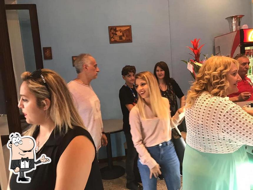 Dai un'occhiata agli interni di L'Arte della Pizza