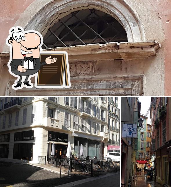 L'extérieur de French Coffee Shop