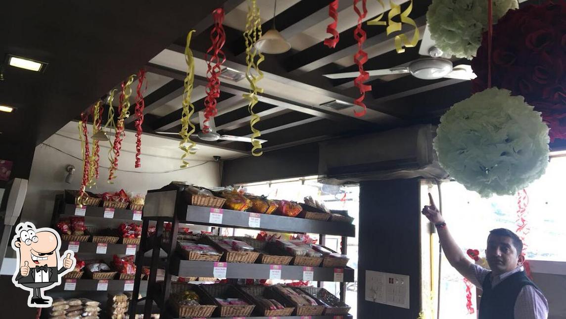 Here's a photo of Kundan Sweets