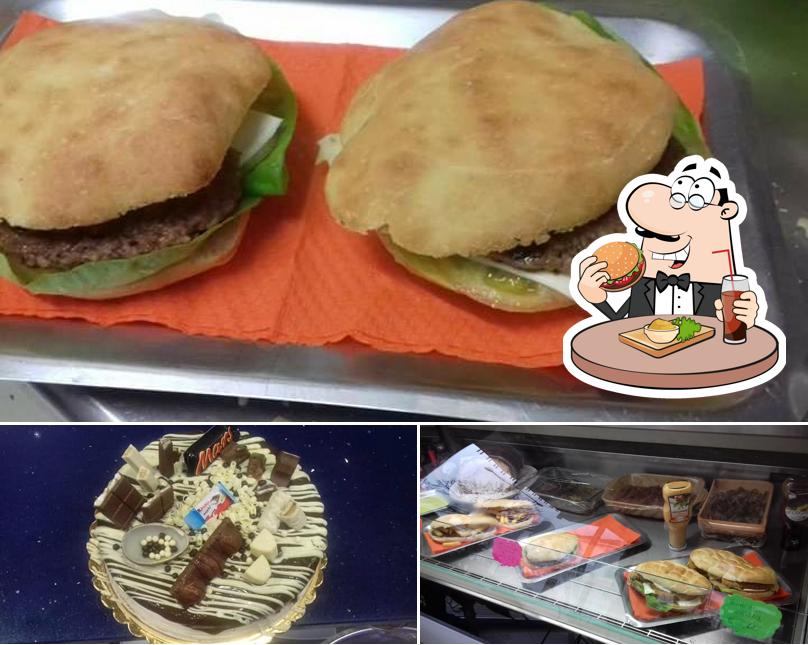 Prenditi un hamburger a Blue Moon