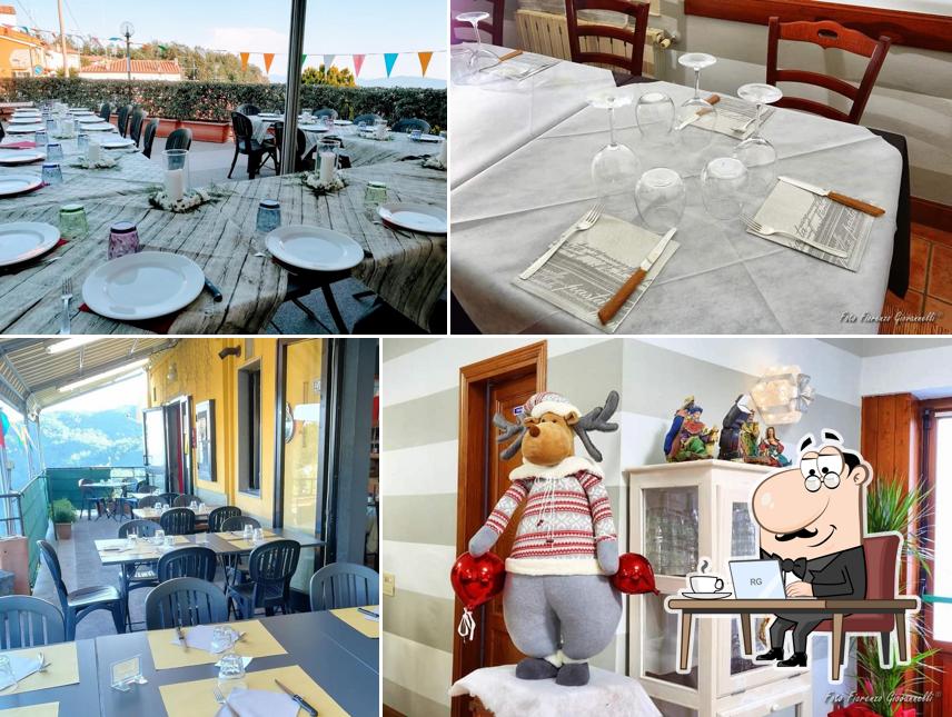 Siediti a un tavolo di Jonny al Piestro