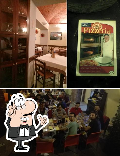 Dai un'occhiata agli interni di Pizzeria Stella