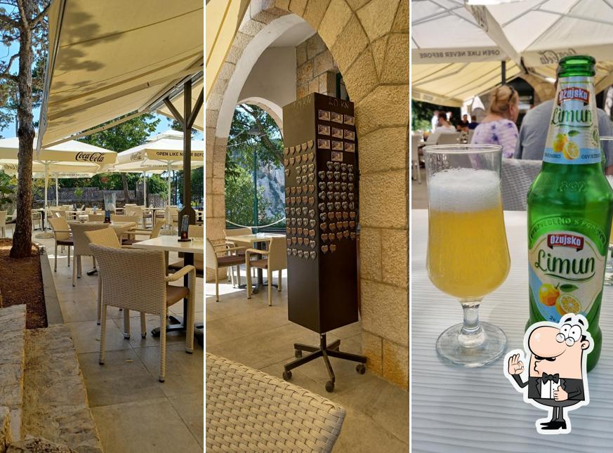 Guarda la foto di Bistro MODRO JEZERO