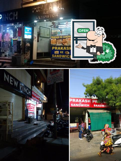 The exterior of Prakash Ke Sandwich