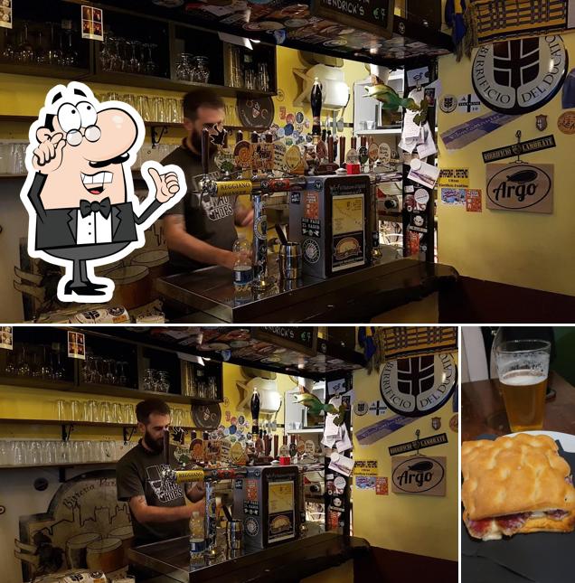 La immagine della interni e cibo di Vecchie Maniere
