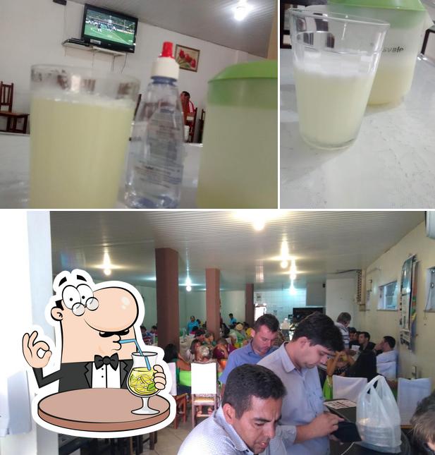 Entre diferentes coisas, bebida e interior podem ser encontrados no Restaurante Bom Sabor