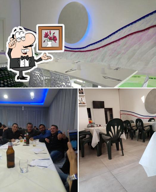 Siediti a un tavolo di Moon Valley