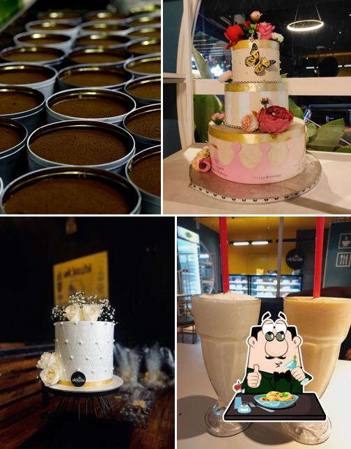 Food at Okkashi cake cafe