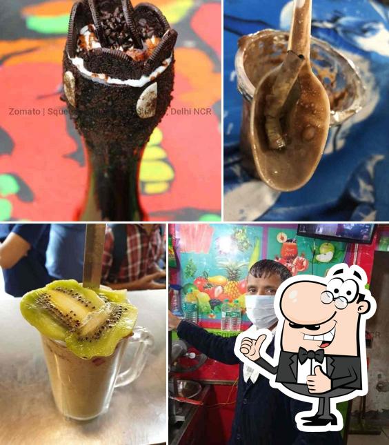 Here's a photo of Squeezer juice and shakes