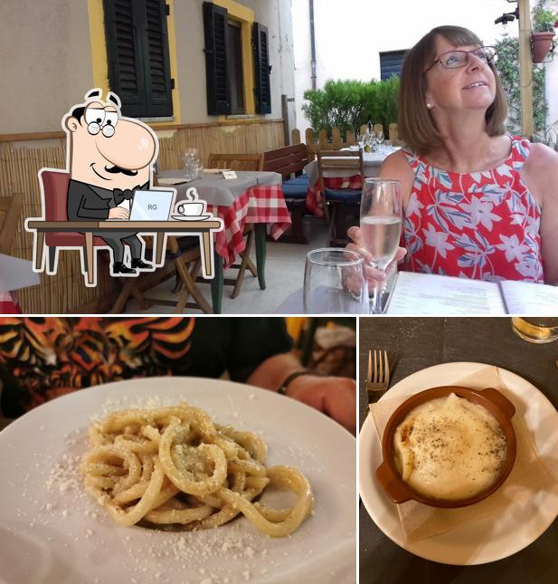 Siediti a un tavolo di La Nuova Trattoria Albana