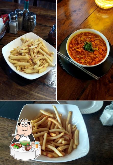 Hot and sour soup at Joyfuul