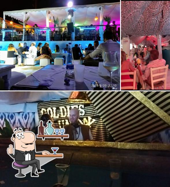 Siediti a un tavolo di Essaouira Club