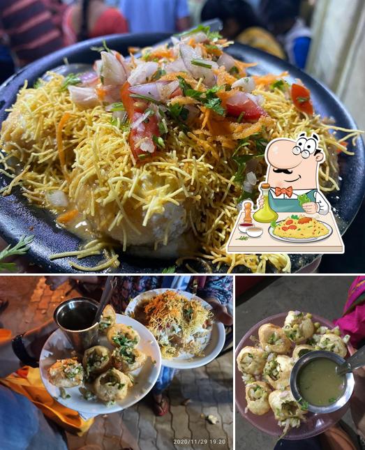 Meals at Babanna’s Old Panipuri and Sneha Bhel Sagar ಬಾಬಣ್ಣರ ಹಳೇ ಪಾನಿ ಪೂರಿ & ಸ್ನೇಹ ಭೇಲ್ ಸಾಗರ್