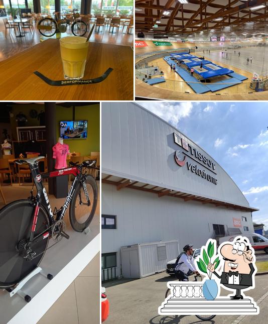 Restaurant Velodrome / la musette si caratterizza per la esterno e cibo