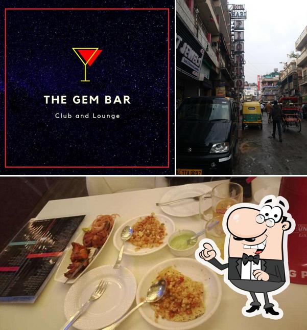 The restaurant's exterior and food