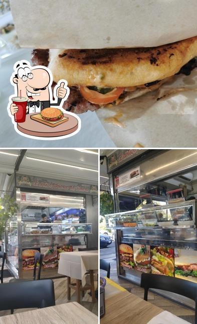 Prova un hamburger a L' Antico Chiosco da Fedora