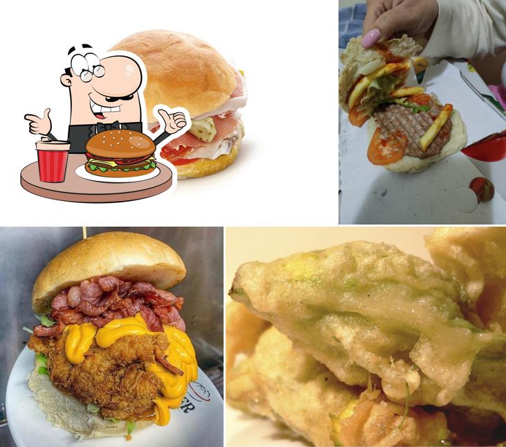 Prenditi un hamburger a PANINOTECA, FRIGGITORIA RIKY PUB