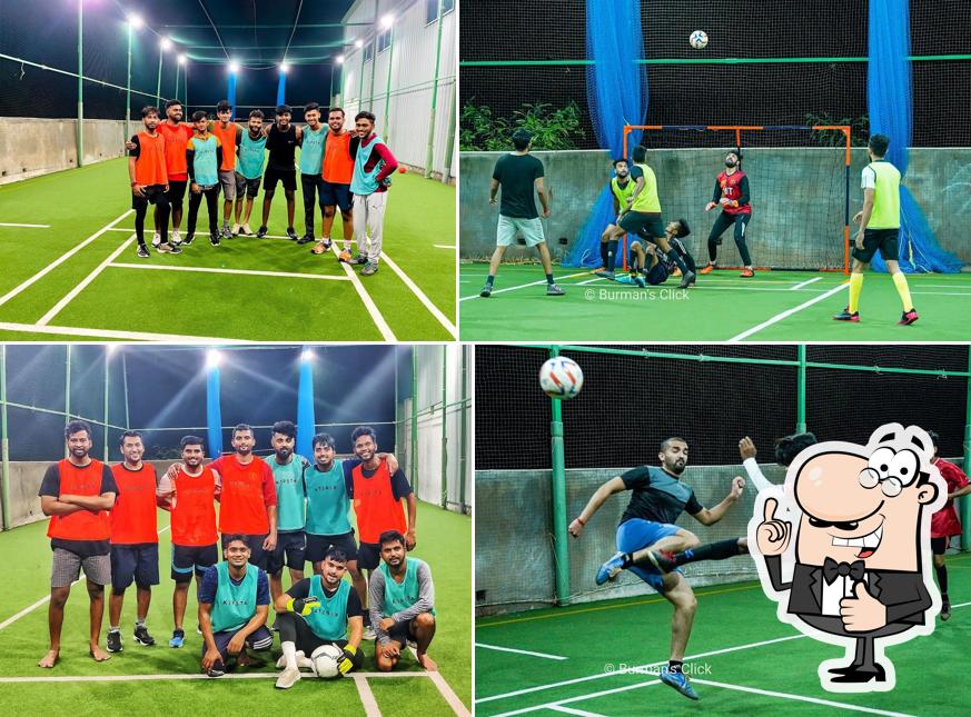 See this pic of Phoenix Sports Arena (The Upper Deck Cafe)