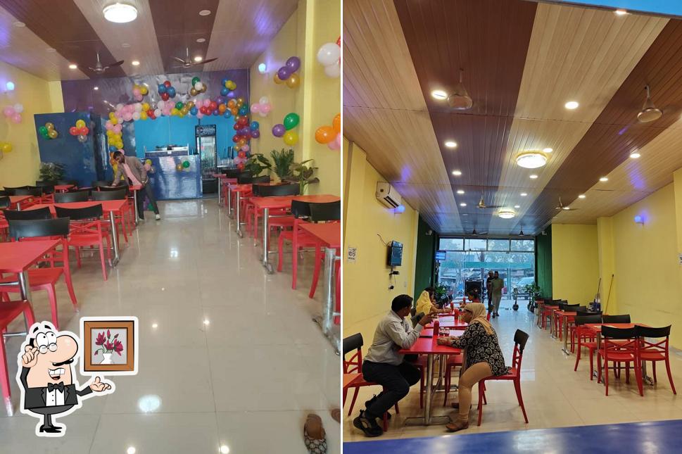 The interior of Zoomeno'd Pizza