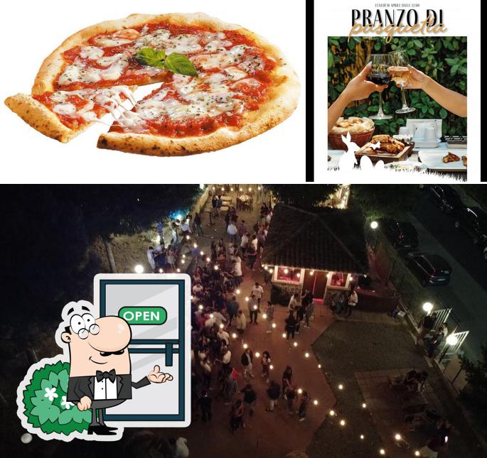 La esterno e pizza del ristorante