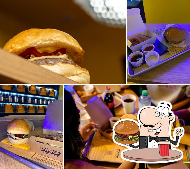 Concediti un bell'hamburger a Vista Darsena by Arancin Cannoli e Granite , dalla Sicilia in bocca!