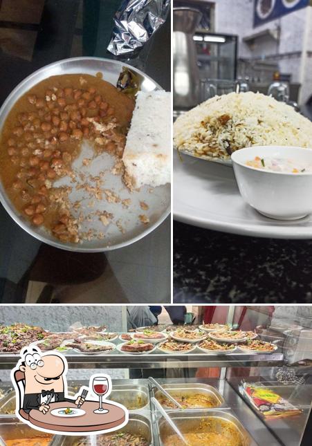 Food at Hotel Al Jafna