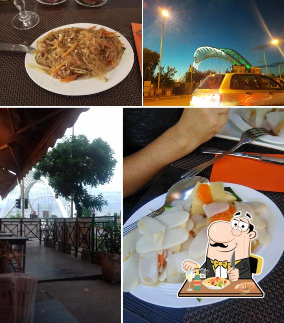 Pad thai al Ristorante Cinese e Giapponese Xian Hean di Zhou Xianping