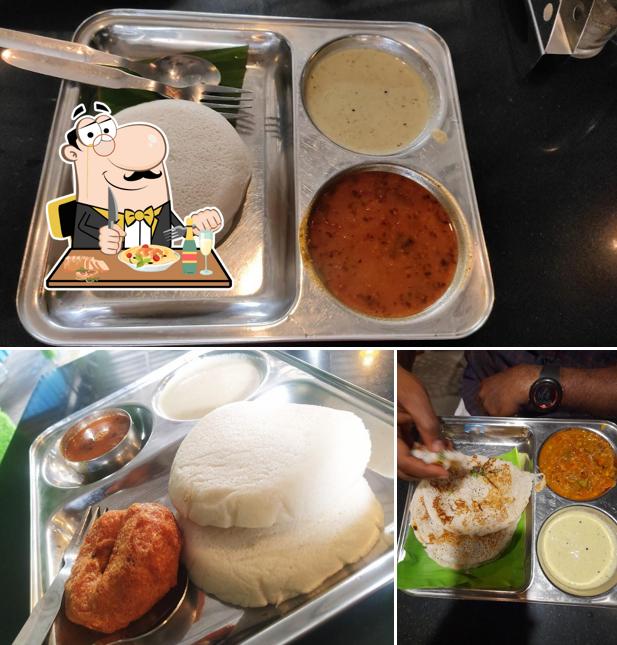 Idli at V2 Udupi Veg ವಿ2 ಉಡುಪಿ ವೆಜ್ (ಸಸ್ಯಾಹಾರಿ)
