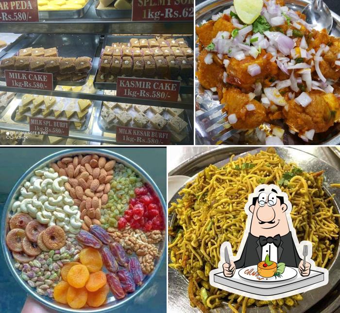 Food at Mannah Sweets & Cakes