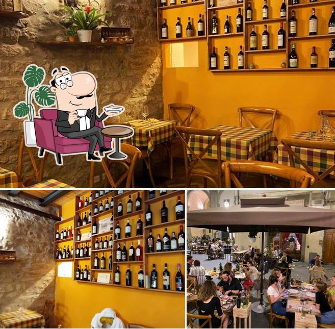 Gli interni di Osteria Antica Casa Torre