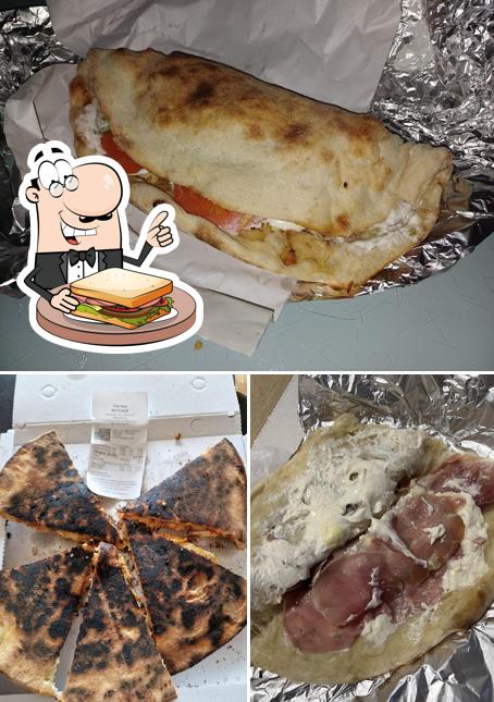 Toast al formaggio al Fast Food Ketchup