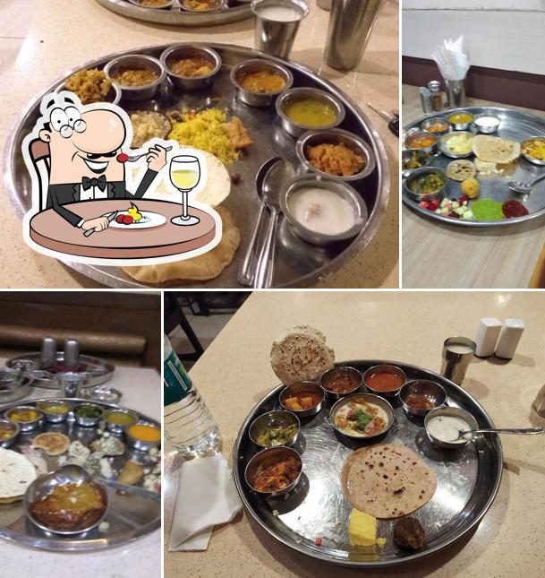 Food at Kansaar Gujarati Thali