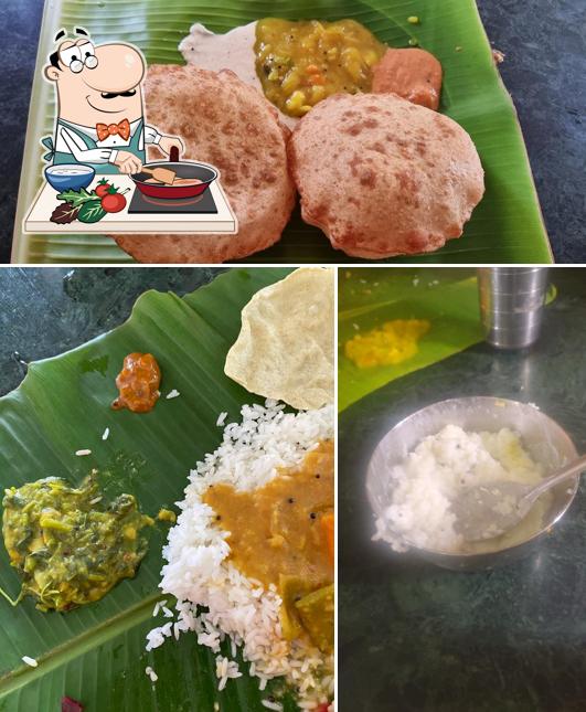 Chicken curry at Balaji bhavan Restaurant