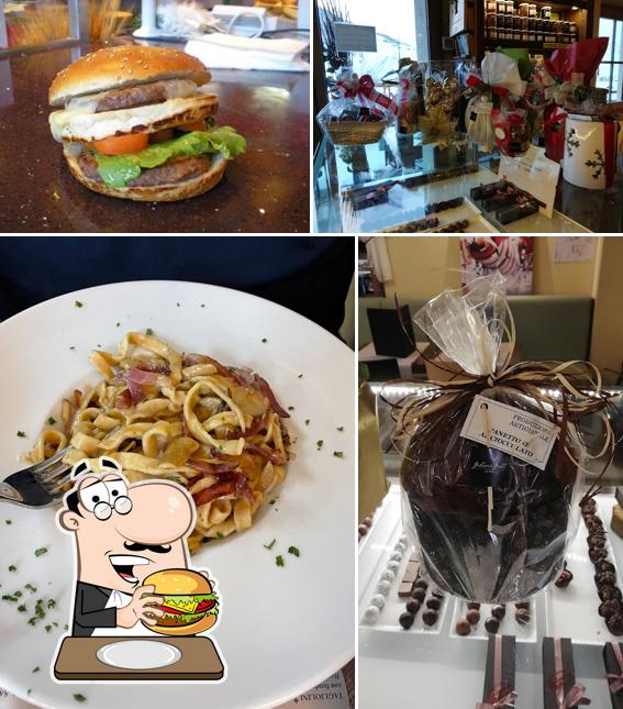 Prenditi un hamburger a Pasticceria Goloseria Galli