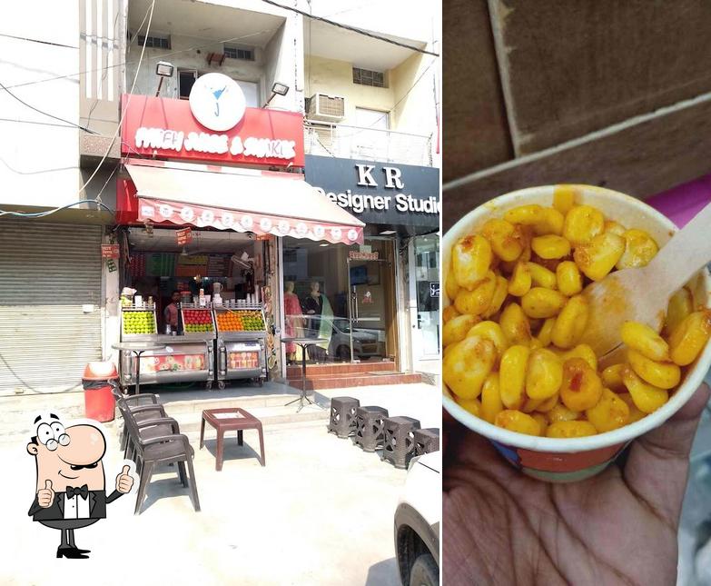 Look at this picture of Fateh Juice & Shakes