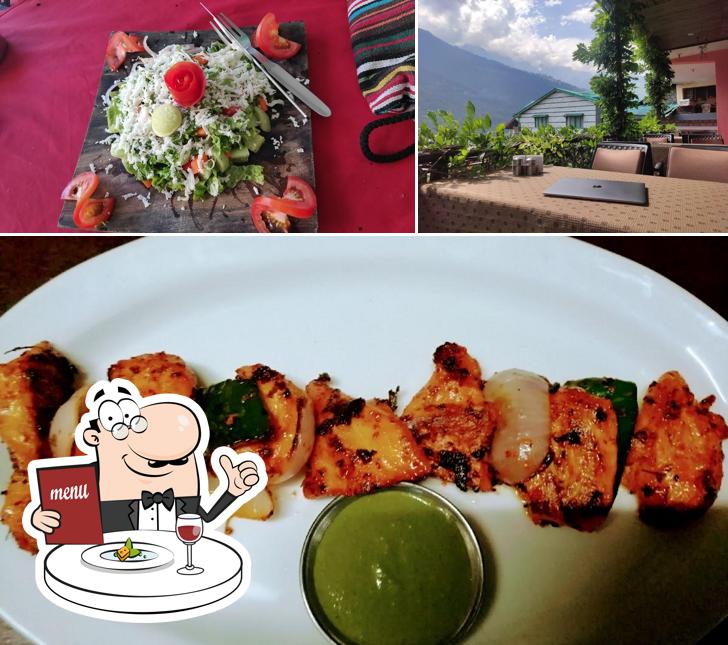 Food at Rainbow Cafe&pizzeria