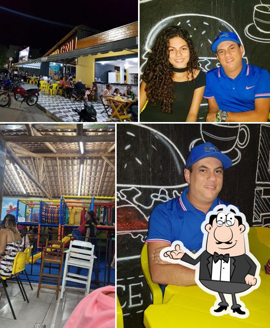 Veja imagens do interior do Empório Da Pizza