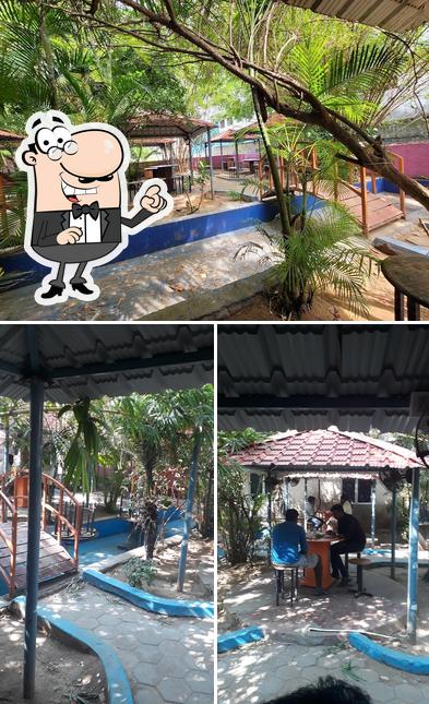 Check out how Jungle Bar looks outside