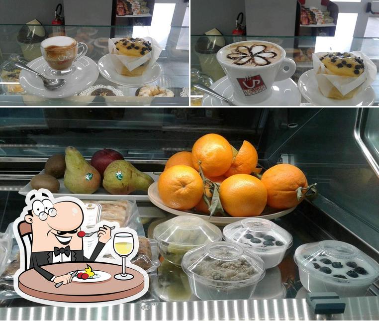 Platti al Bar della Stazione di Aprilia
