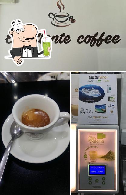 Goditi qualcosa da bere a Excellente coffee Bar