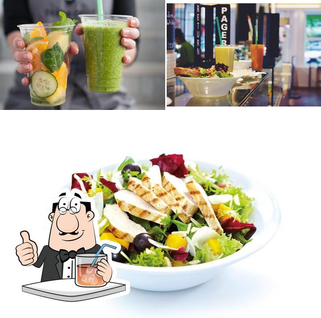 La foto di bevanda e cibo da dean&david Bowls, Salate, Curries & Snacks am Bahnhof SSB Basel