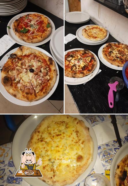 Ordina una pizza a Lido Rina Russa