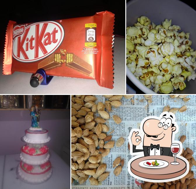 Food at Munjal Cake Point & Biscuit Bakery
