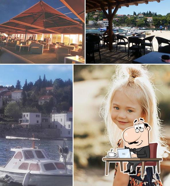 Gli interni di Sunset Beach Bar & Lounge