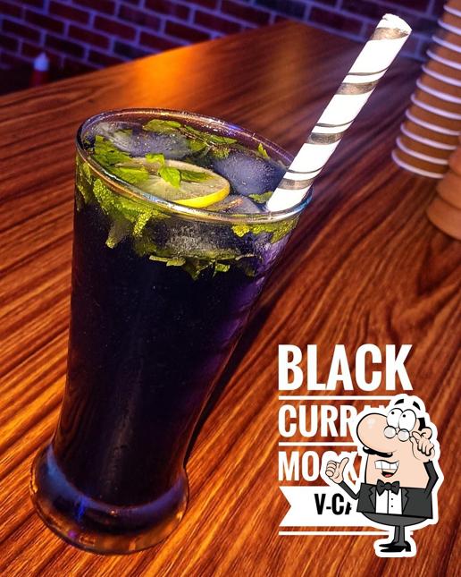 The interior of V-CAFÉ